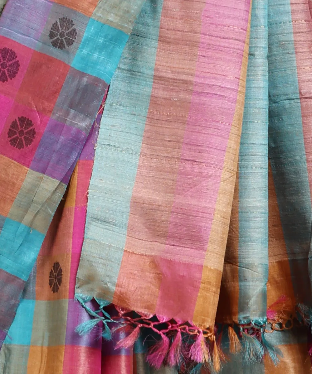 Blue And Pink Handloom Rangkaat Checks Pure Kosa Silk Saree With All Over Flower Booti In Black