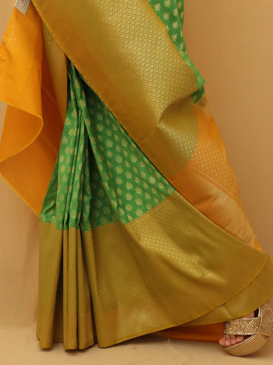 Get your hands on stunning Green Handloom Banarasi Silk Sarees online!