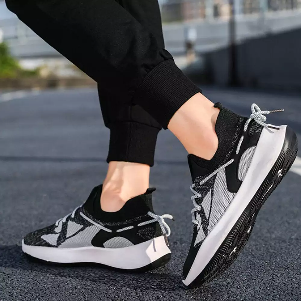 Men's Running Shoes Shock Absorption Ultralight Breathable Comfortable Sports Sneakers Walking Flying Woven Casual Shoes