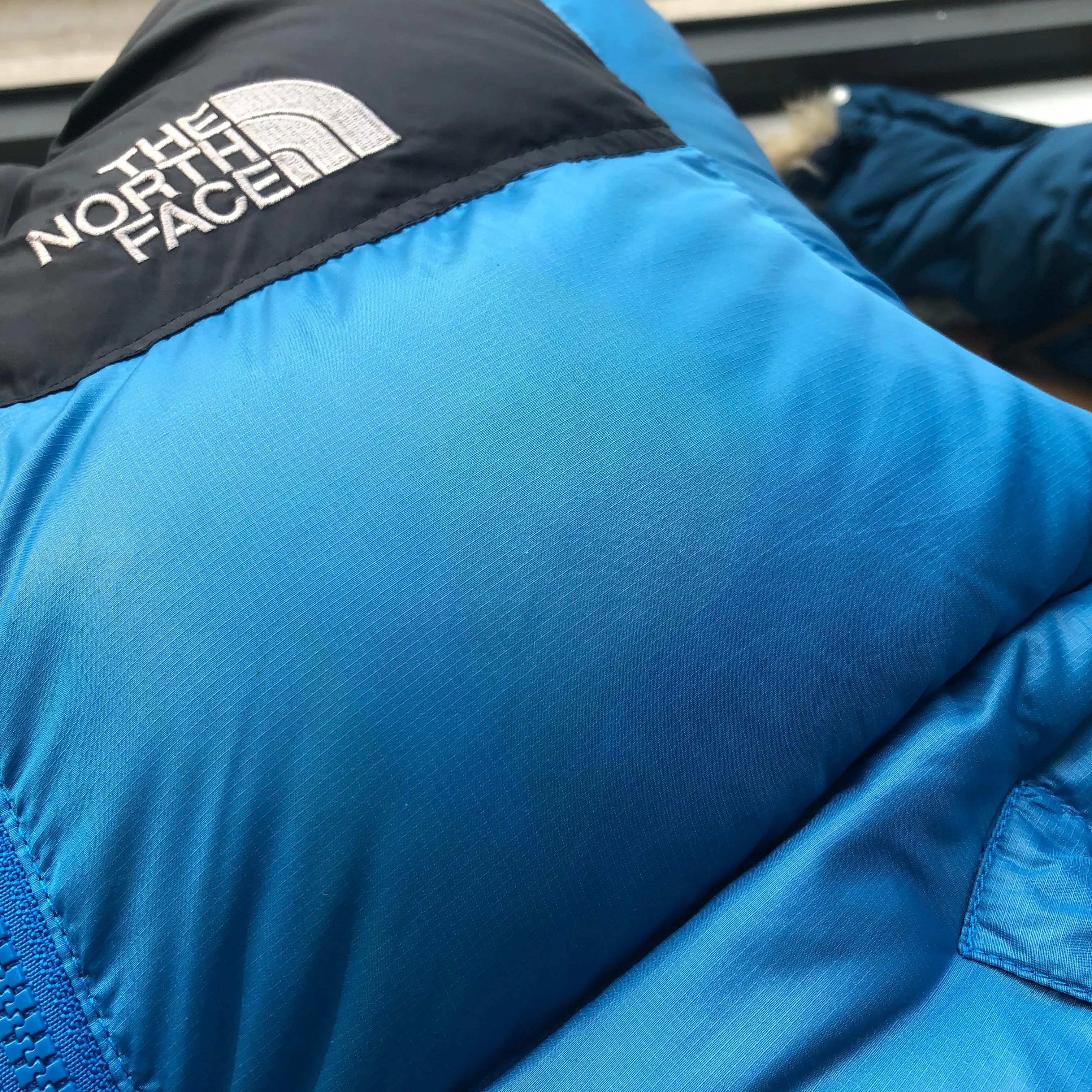 The North Face Nuptse 700 Blue Down Puffer Jacket Small