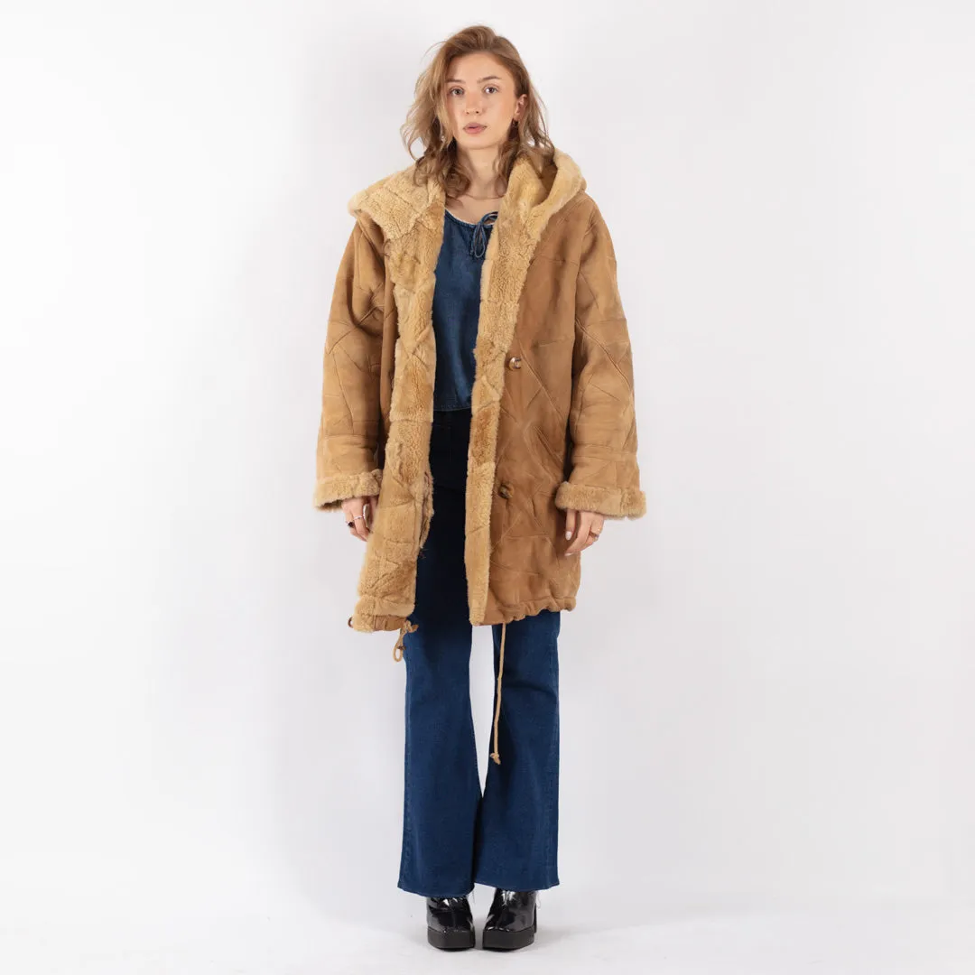 Vintage 80's Women Hooded Sheepskin Coat in Beige