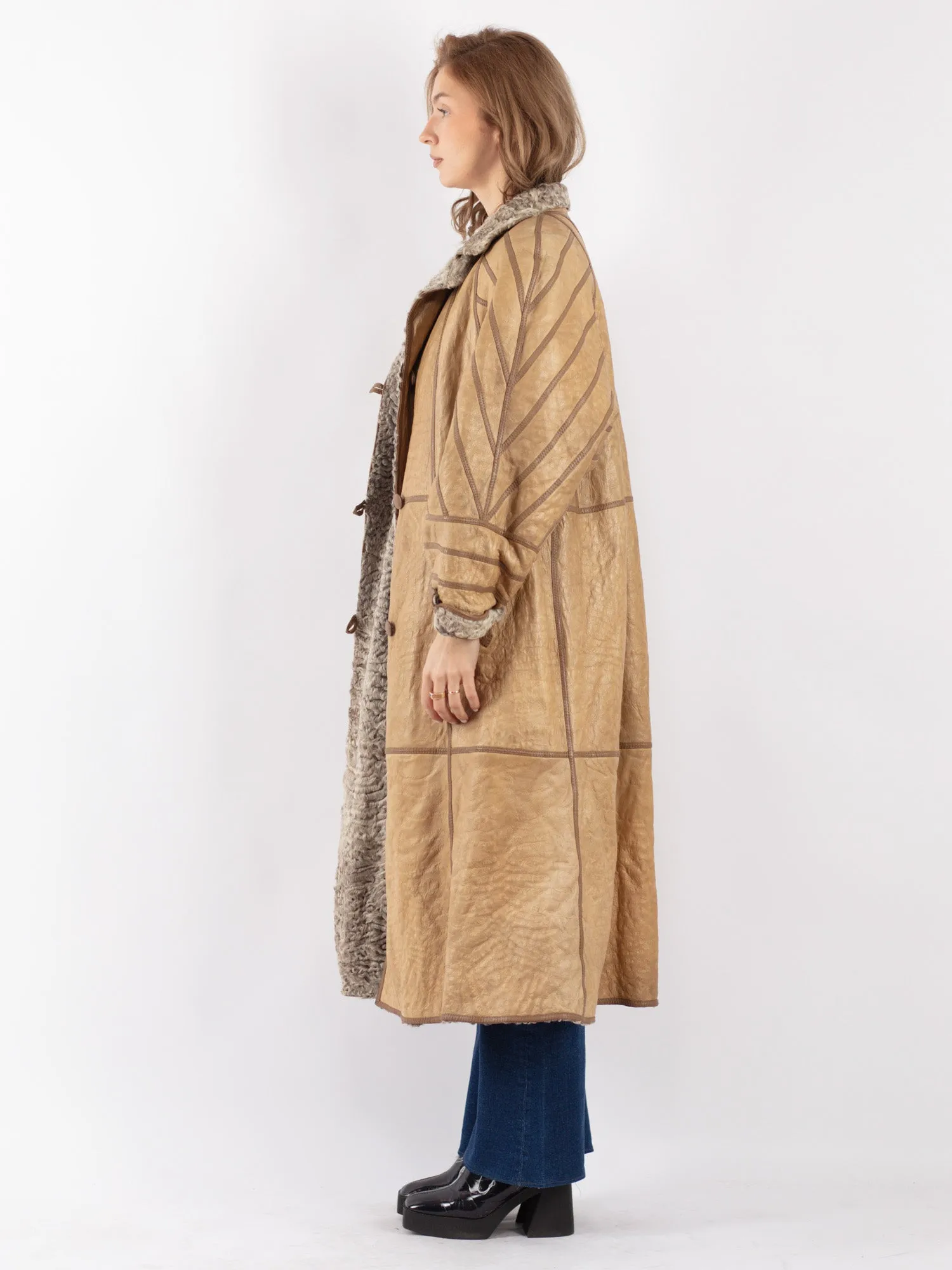 Vintage 80's Women Sheepskin Long Coat in Beige