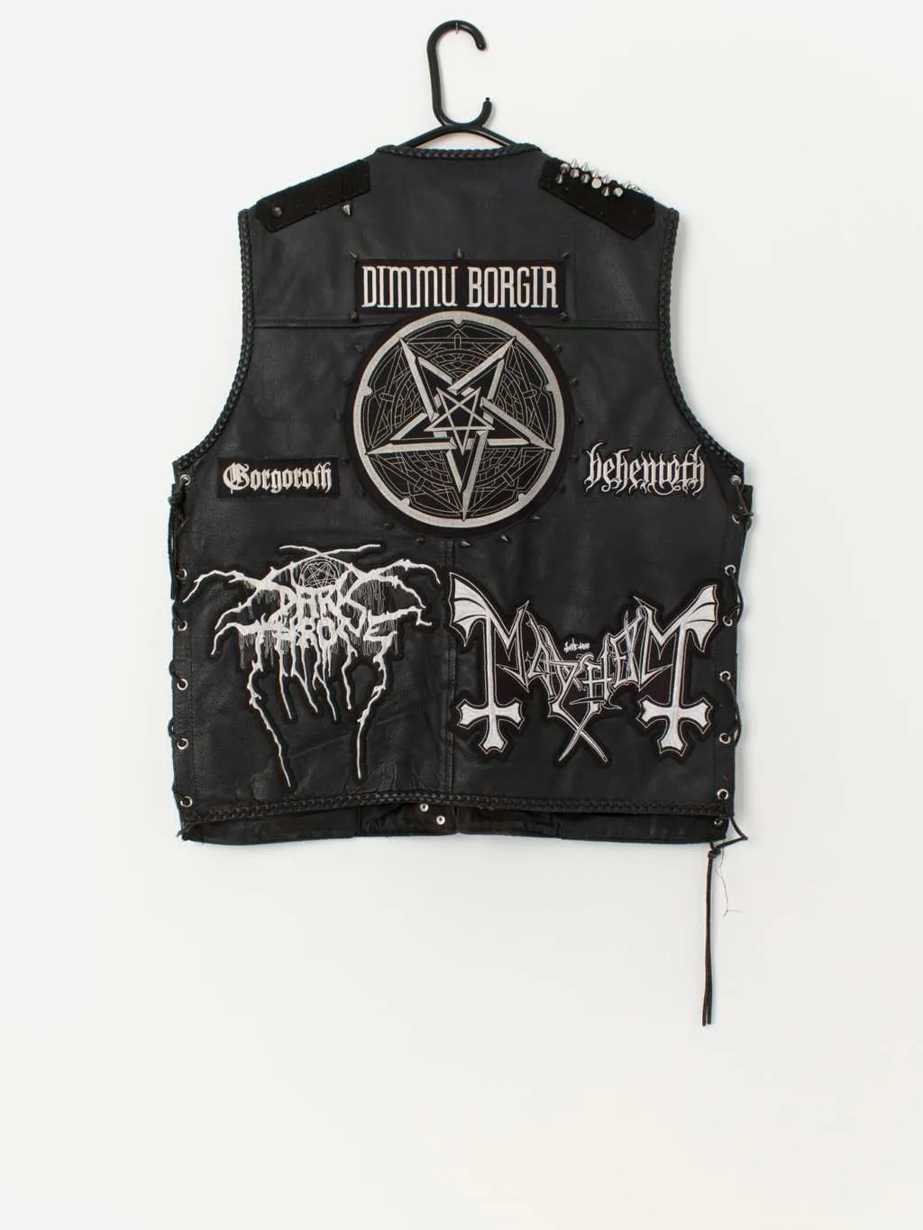 Vintage heavy metal leather studded waistcoat with band patches – 2XL