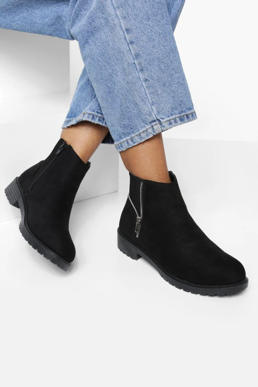 Zip Side Detail Chelsea Boots